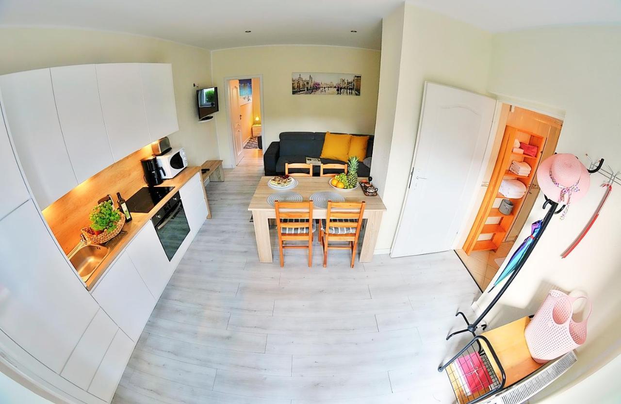Plaza Apartament อุสตรอเนียมอร์สเกีย ภายนอก รูปภาพ